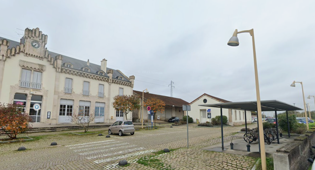 gare tillenay